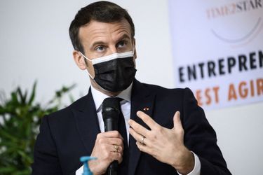 Emmanuel Macron, lundi lors d'une rencontre à Paris avec des entrepreneures à L’Ascenseur. 