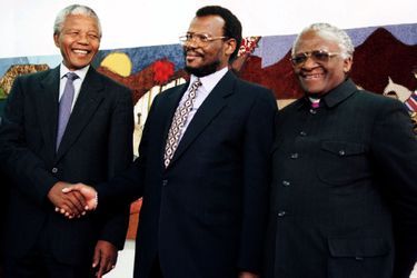 Nelson Mandela Mangosuthu Buthulezi et Desmond Tutu en juin 1993
