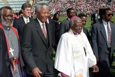 Nelson Mandela et Desmond Tutu a Soweto en mai 1994