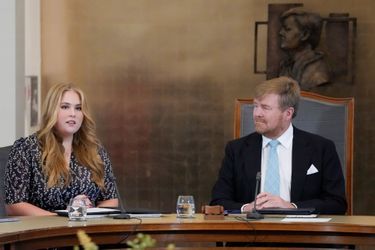 La princesse héritière Catharina-Amalia des Pays-Bas et son père le roi Willem-Alexander au Conseil d'Etat à La Haye, le 8 décembre 2021