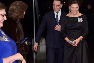 La princesse héritière Victoria, le prince Daniel et la reine Silvia de Suède à Stockholm, le 10 décembre 2021