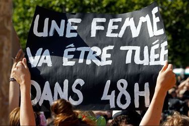 Photo prise lors d'une manifestation contre les féminicides en France.
