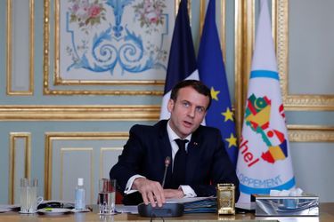 Emmanuel Macron lors de son intervention en visioconférence depuis Paris, mardi. 
