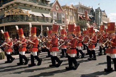 La parade du parc Disney World à son ouverture en octobre 1971, à Orlando en Floride.