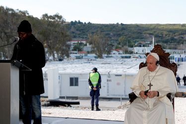 Le pape François sur l'île grecque de Lesbos, le 5 décembre 2021.