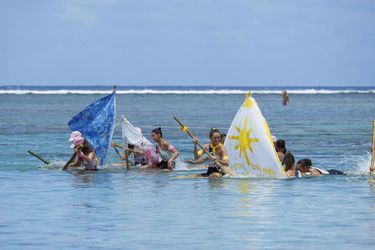 Les Miss se lancent à l'eau avec une activité en radeau sur l'île de la Réunion le 25 novembre 2021