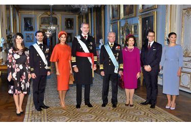 La reine Letizia et le roi Felipe VI d&#039;Espagne avec la famille royale suédoise à Stockholm, le 24 novembre 2021