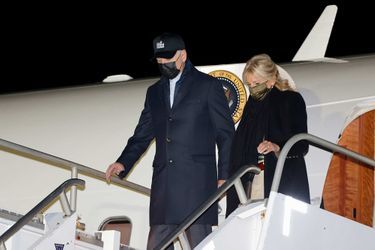 Joe et Jill Biden arrivant à Nantucket, dans le Massachusetts, le 23 novembre 2021.