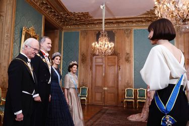 La reine Silvia et le roi Carl XVI Gustaf de Suède avec la reine Letizia et le roi Felipe VI d&#039;Espagne à Stockholm, le 24 novembre 2021