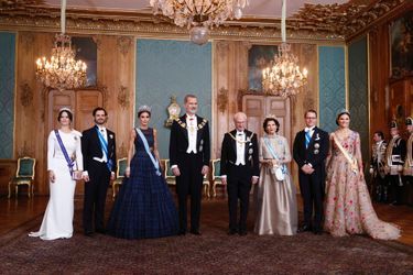 La famille royale de Suède avec le couple royal espagnol à Stockholm, le 24 novembre 2021