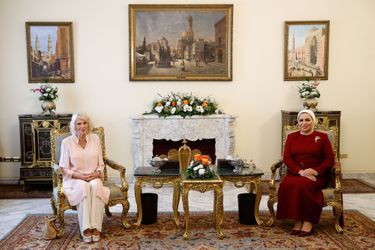 La duchesse de Cornouailles Camilla avec la Première dame égyptienne Entissar Amer au Caire, le 18 novembre 2021