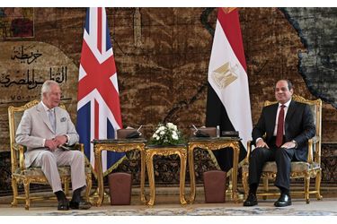 Le prince Charles avec le président égyptien Abdel Fattah al-Sissi au Caire, le 18 novembre 2021