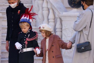 La princesse Gabriella et le prince Jacques de Monaco avec leurs tantes la princesse Caroline de Hanovre et la princesse Stéphanie de Monaco, le 19 novembre 2021