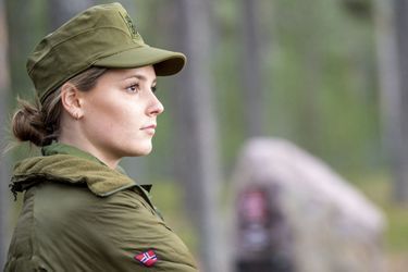 La princesse Ingrid Alexandra de Norvège au camp militaire de Rena, le 20 novembre 2021