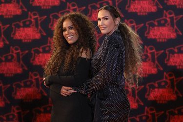 Amel Bent et Vitaa aux NRJ Music Awards à Cannes le 20 novembre 2021