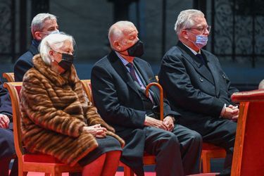 L'ex-roi des Belges Albert II et l'ex-reine Paola avec le prince Laurent de Belgique dans la Cathédrale des Saints-Michel-et-Gudule à Bruxelles, le 15 novembre 2021