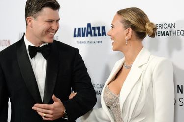 Scarlett Johansson et Colin Jost lors de la 35ème cérémonie des «American Cinematheque Awards» à Los Angeles le 18 novembre 2021. 