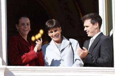 Stéphanie de Monaco entourée de ses enfants Pauline et Louis Ducruet à la Fête nationale monégasque à Monaco le 19 novembre 2021