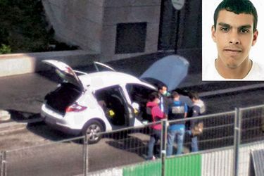 Dimanche 19 avril, près de la résidence du Crous où il vit quand il est à Paris, la Renault Mégane de Sid Ahmed Ghlam dans laquelle les policiers viennent de retrouver une partie de son arsenal.