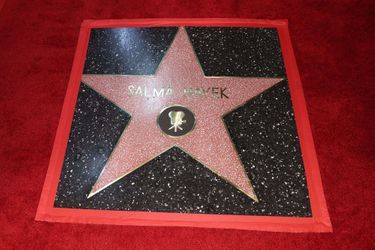 L'étoile de Salma Hayek sur Hollywood Boulevard photographiée lors de son inauguration le 19 novembre 2021