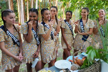 Les candidates au concours Miss France 2022 à la Réunion pour leur voyage de préparation le 23 novembre 2021.