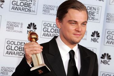 Leonardo DiCaprio et son Golden Globes en 2005.