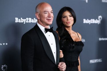 Jeff Bezos et Lauren Sanchez au gala Baby2Baby à Los Angeles le 13 novembre 2021