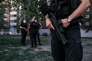 Patrouille de police dans le quartier du Mistral, à Grenoble, vendredi dernier.