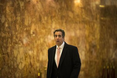 Michael Cohen, alors avocat de Donald Trump, dans le hall de la Trump Tower de New York, le 12 janvier 2017. Le fidèle Cohen est alors au faîte de sa gloire.