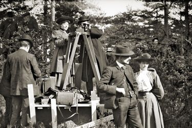 Alice Guy-Blaché (au centre) sur un tournage