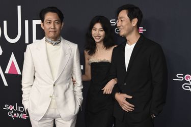 Lee Jung-jae, Jung Ho-yeon et Park Hae-soo lors d'un événement pour la série Netflix «Squid Game» à Los Angeles le 8 novembre 2021