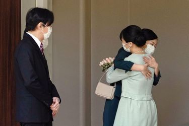 La princesse Mako du Japon et sa jeune sœur la princesse Kako, à Tokyo le 26 octobre 2021