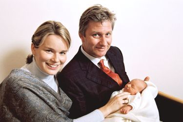 Premier shooting pour la princesse Elisabeth de Belgique, avec ses parents, trois jours après sa naissance, le 28 octobre 2021 