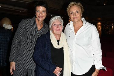 Anne Le Nen, Line Renaud et Muriel Robin lors de la soirée célébrant l&#039;entrée des statues de cire de Pierre Palmade et Muriel Robin au Musée Grévin le 25 octobre. 