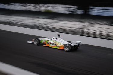 La voiture de AI Racing Tech, l'équipe de l'université de Hawaï, en course, samedi.