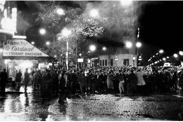 La manifestation des Algériens du 17 octobre 1961 sur les Grands Boulevards à Paris.