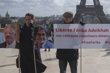Manifestation au Trocadéro le 11 février pour la libération de Fariba Adelkhah et Roland Marchal. Ce dernier a été libéré en mars. Sa compagne est toujours emprisonnée.