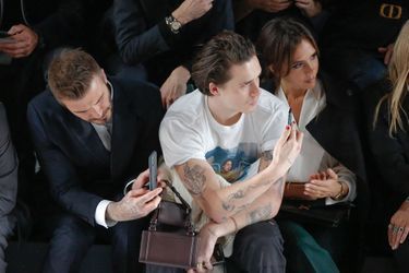 David, Brooklyn et Victoria Beckham au défilé Dior Homme à Paris en janvier 2020