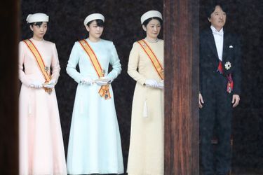 La princesse Mako du Japon avec ses parents et sa sœur, le 22 octobre 2019, jour de l'intronisation de l'empereur Naruhito