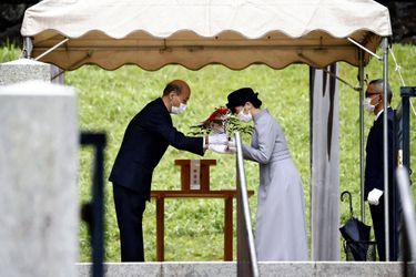 La princesse Mako du Japon au cimetière impérial Musashi à Hachioji, le 12 octobre 2021
