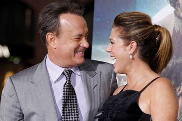 Tom Hanks, au bras de son épouse depuis trente-deux ans, l’actrice et chanteuse Rita Wilson, ici en octobre 2012.