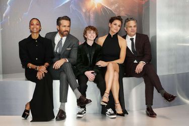 Zoe Saldana, Ryan Reynolds, Walker Scobell, Jennifer Garner et Mark Ruffalo à la première du film «The Adam Project» à New York le 28 février 2022
