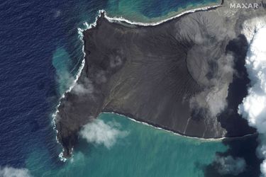 Le volcan Hunga Tonga, quelques jours avant l&#039;éruption.
