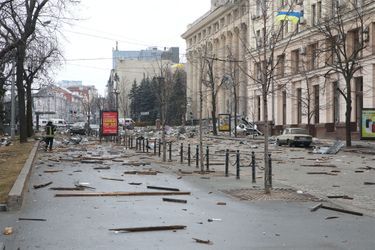 Le gouverneur de Kharkiv a annoncé que le centre de la ville de Kharkiv, la deuxième d'Ukraine après Kiev, avait été bombardé mardi par l'armée russe.