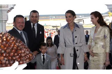 La reine Rania et le roi Abdallah II de Jordanie avec la princesse Salma, le prince Moulay El Hassan et le roi Mohammed VI du Maroc, le 13 janvier 2008