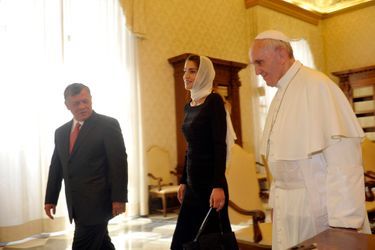 La reine Rania et le roi Abdallah II de Jordanie avec le pape François, le 29 août 2013