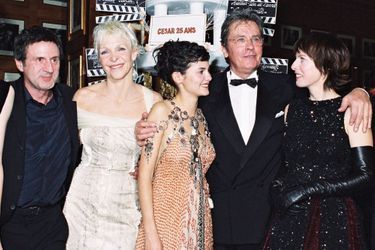 Daniel Auteuil, Tonie Marshall, Audrey Tautou, Alain Delon et Karin Viard à l'after-party des César au Fouquet's à Paris en février 2000