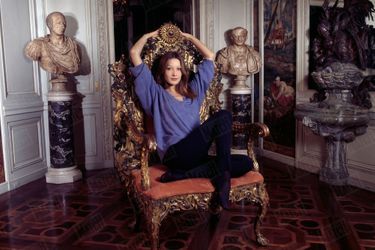 Carla Bruni, son premier rendez-vous photo avec Paris Match en 1992.