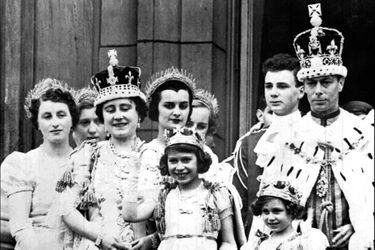 La princesse Elizabeth avec la famille royale, le 12 mai 1937, jour du couronnement de George VI