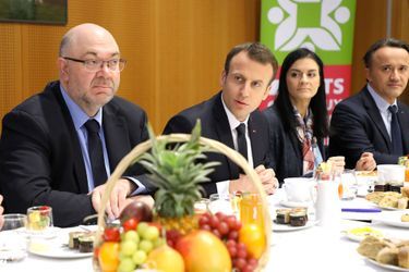 Emmanuel Macron lors du petit-déjeuner avec les principaux acteurs institutionnels de l'agriculture française, samedi